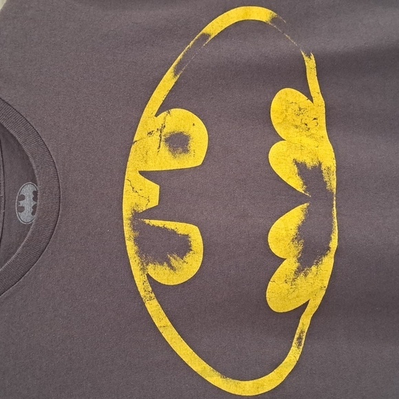 Vintage Batman Tee Size Medium Gray with Yellow Logo Unisex - Picture 3 of 4